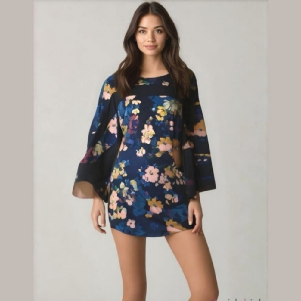 Nina Leonard navy blue floral Jersey top with flare sleeves size L